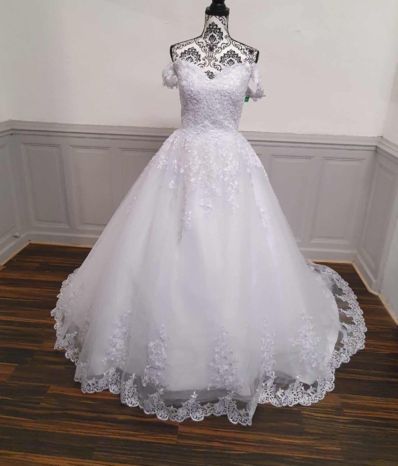 Robe de mariée princesse en tulle et dentelle florale 