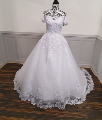 Robe de mariée princesse en tulle et dentelle florale 
