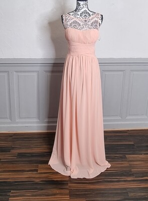 robe de soirée longue rose buste plissé et perlées