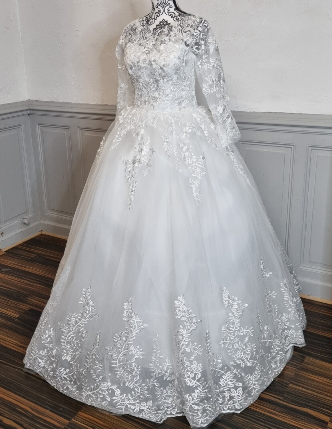 robe de mariee  princesse manche longue dentelle