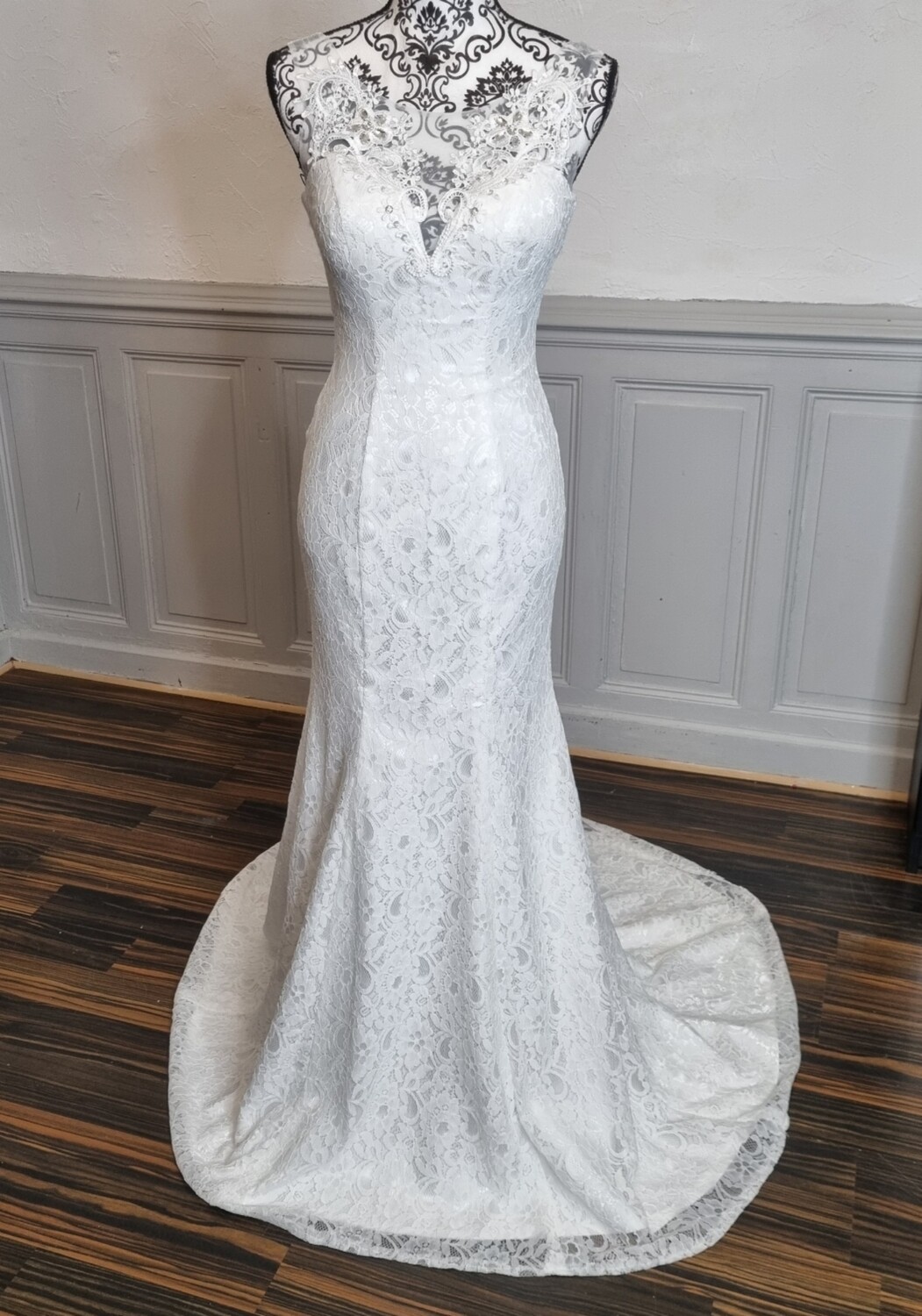 robe de mariee sirène dentelle blanche avec traîne