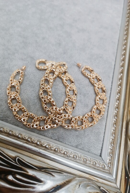 boucles d'oreilles créoles doré façon gourmette