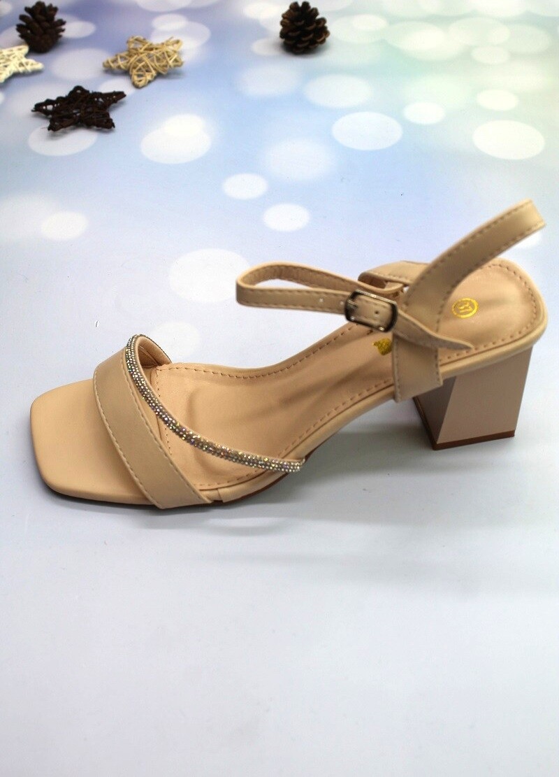 chaussure nu-pieds gros talon nude bride à strass bout carré