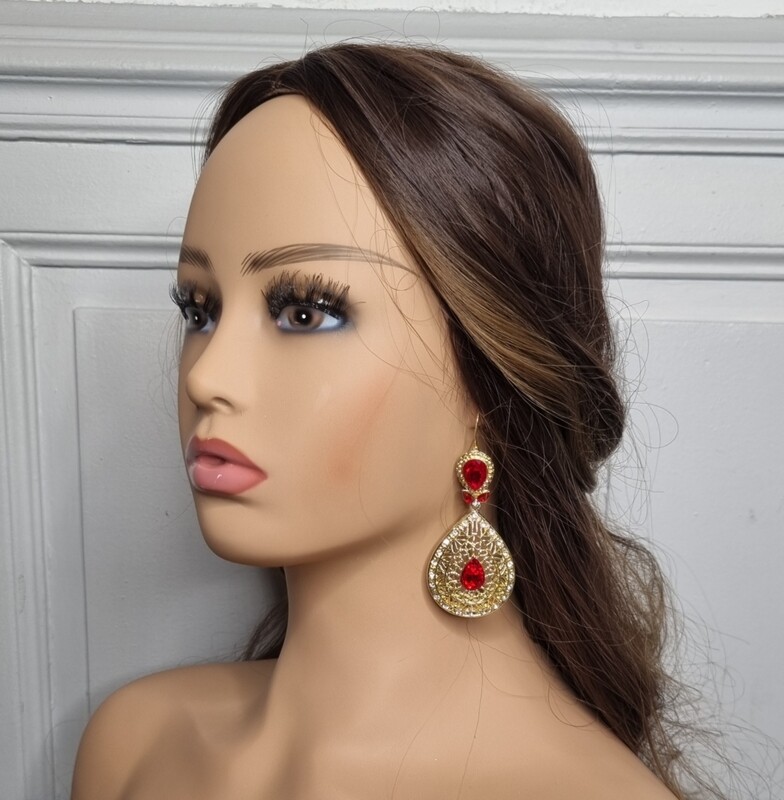 boucles d'oreilles mariage doré avec pierre rouge