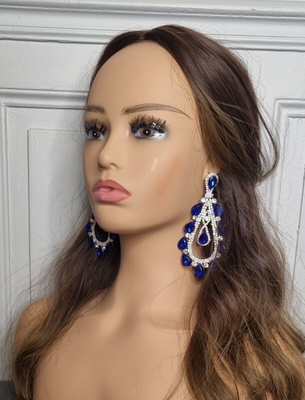 boucles d'oreilles pendantes soiree argenté et bleu