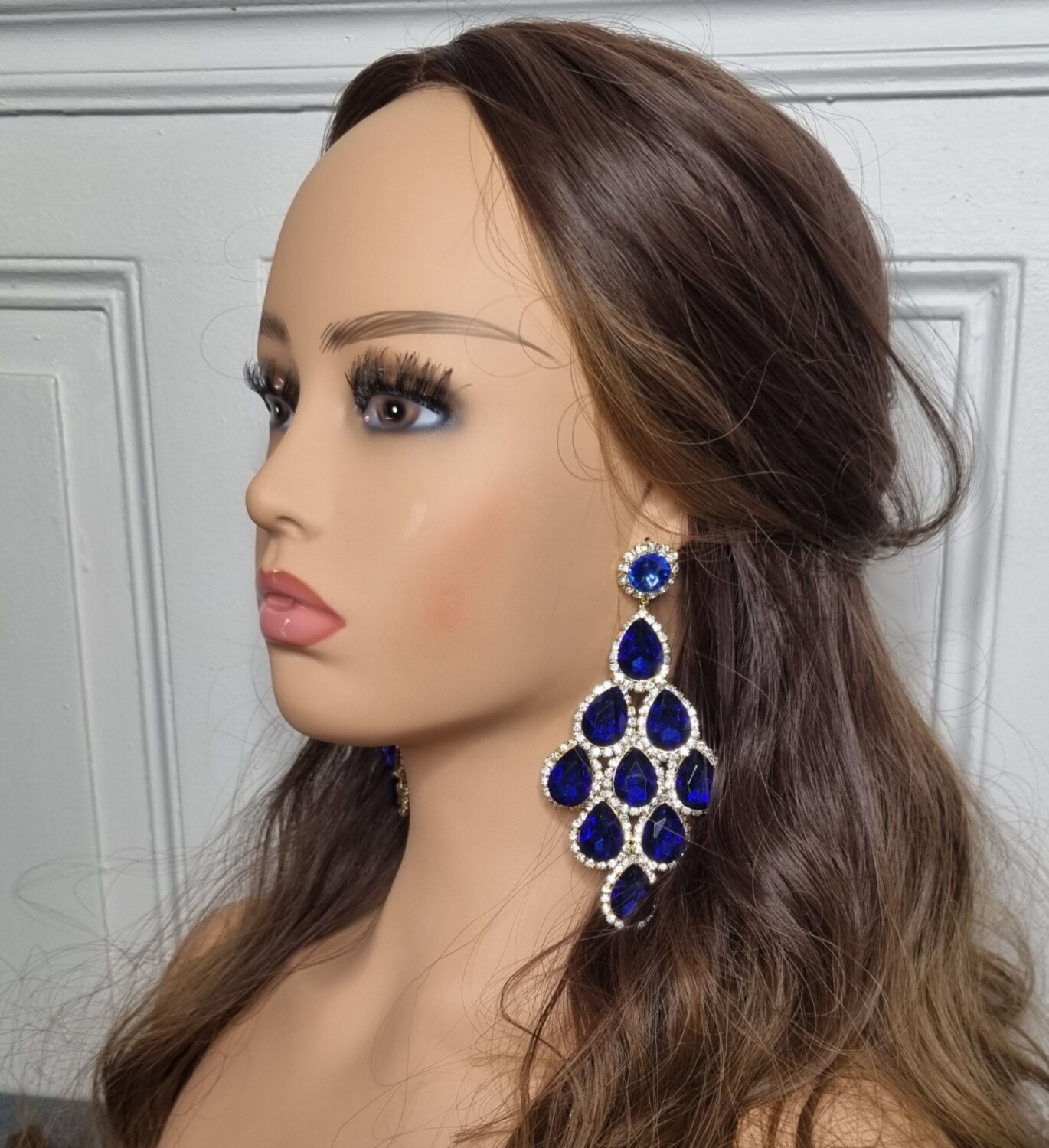 boucles d'oreilles pendante mariage doré et pierre bleu roi