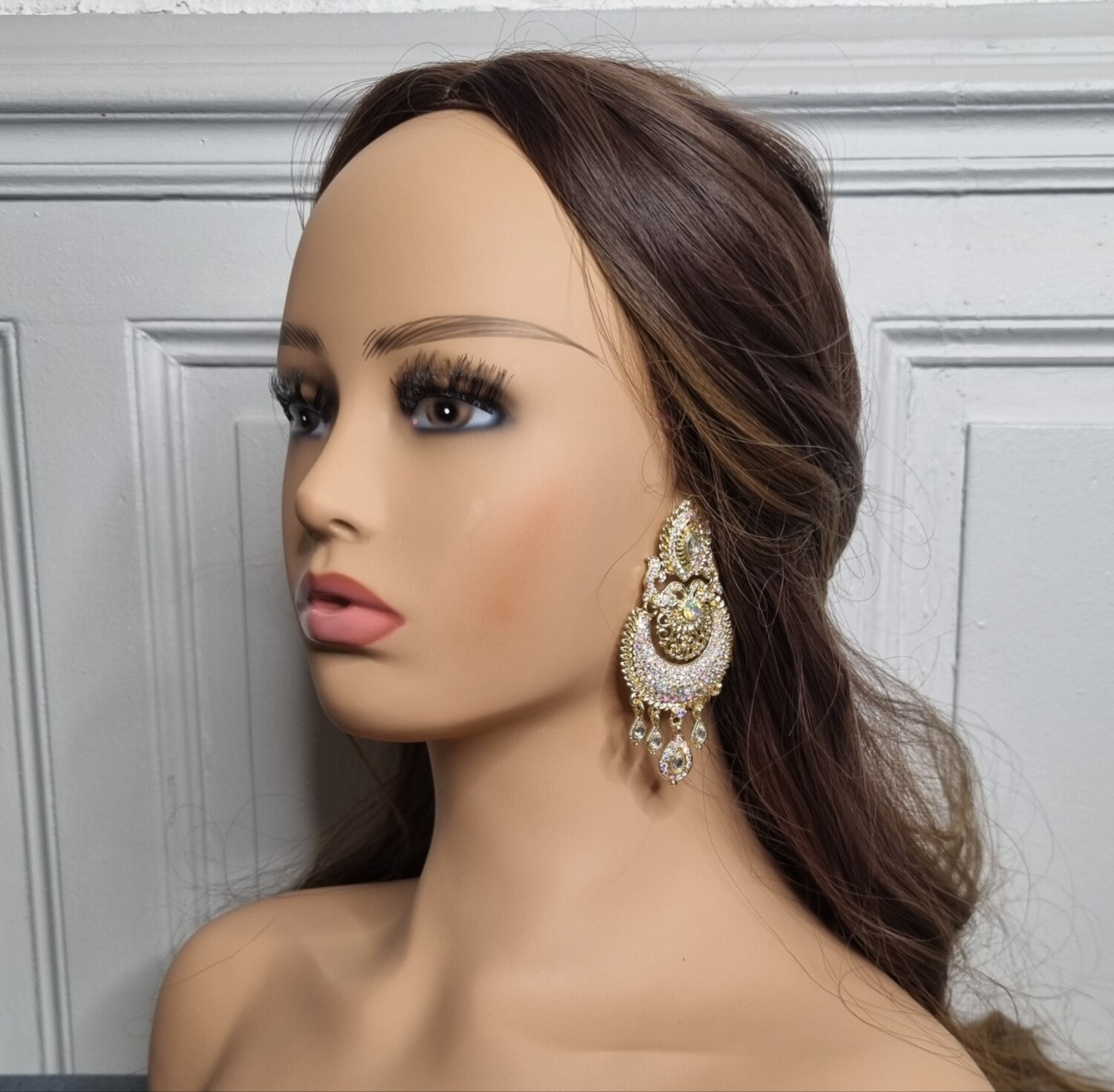 Boucles d'oreilles mariage en métal doré pierre irisé