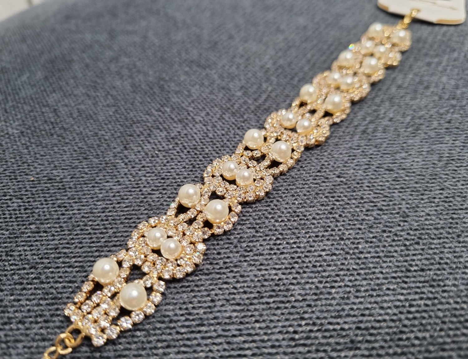bracelet mariage doré avec perles et pierres blanche