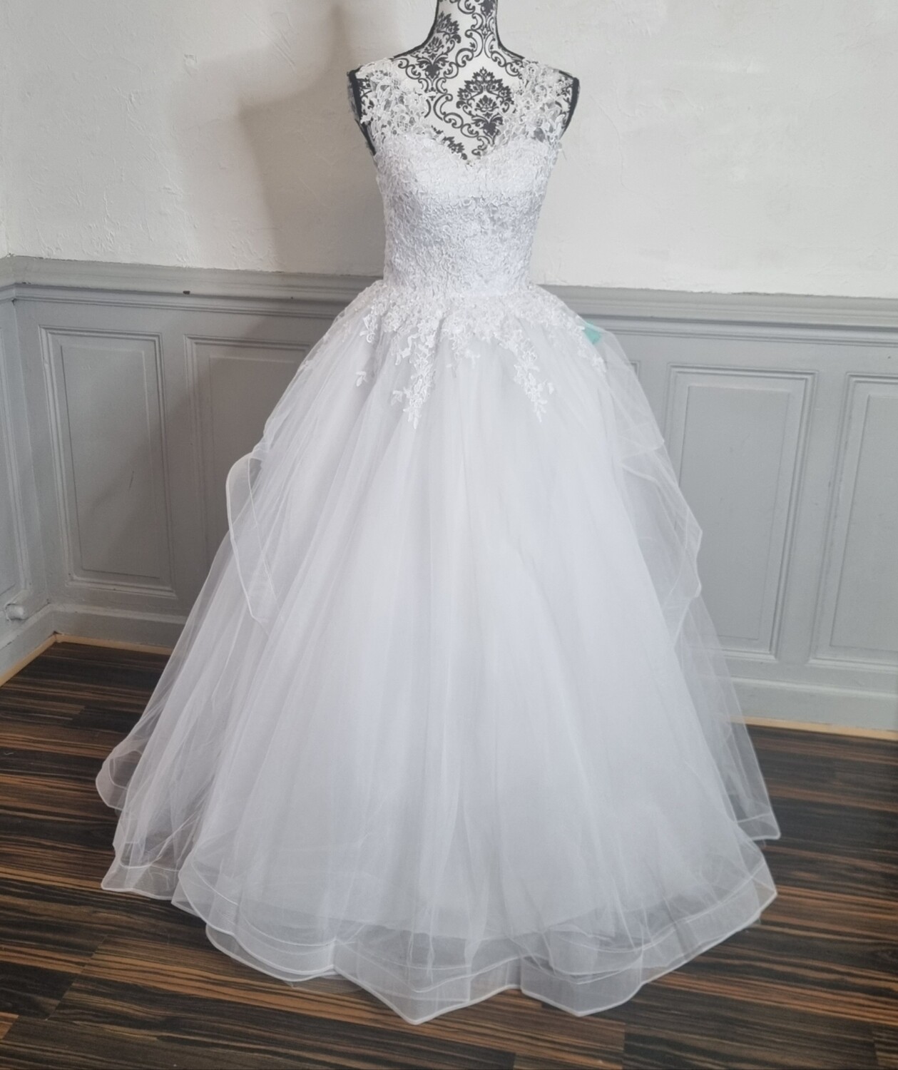robe de mariee princesse buste dentelle bas volanté