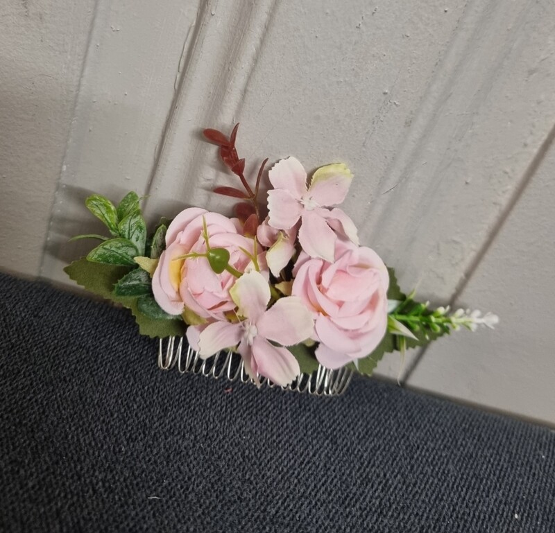 peigne cheveux fleur rose