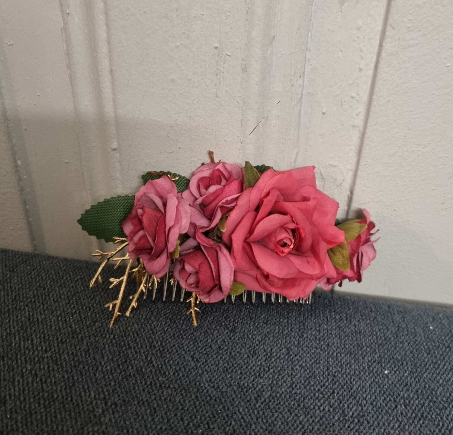 peigne cheveux fleur bordeaux 