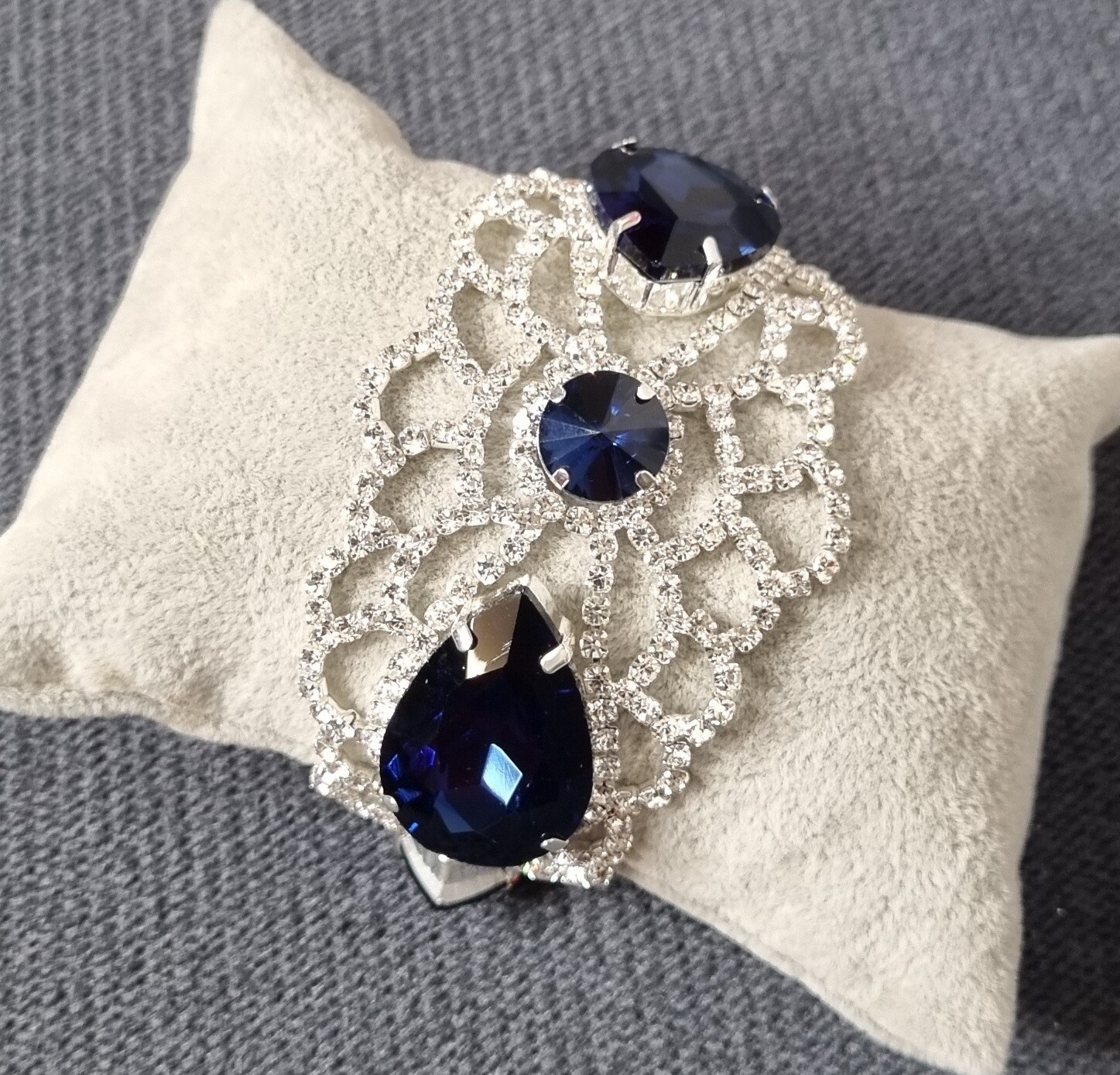 bracelet mariage argenté et bleu foncé