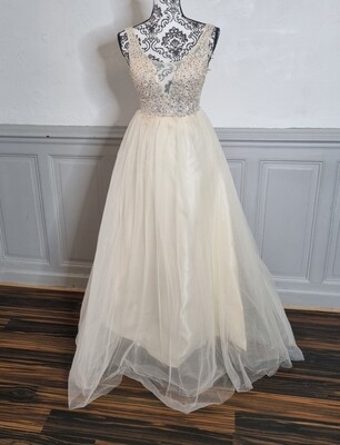 robe cérémonie longue buste dentelle et bas en tulle beige