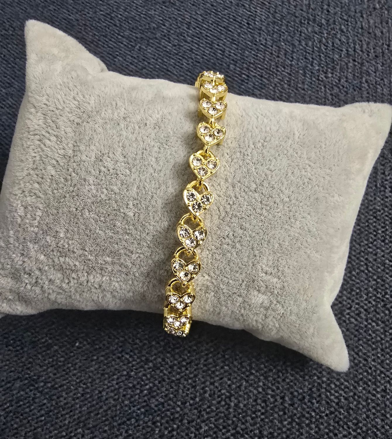 Bracelet en métal doré cœur avec strass