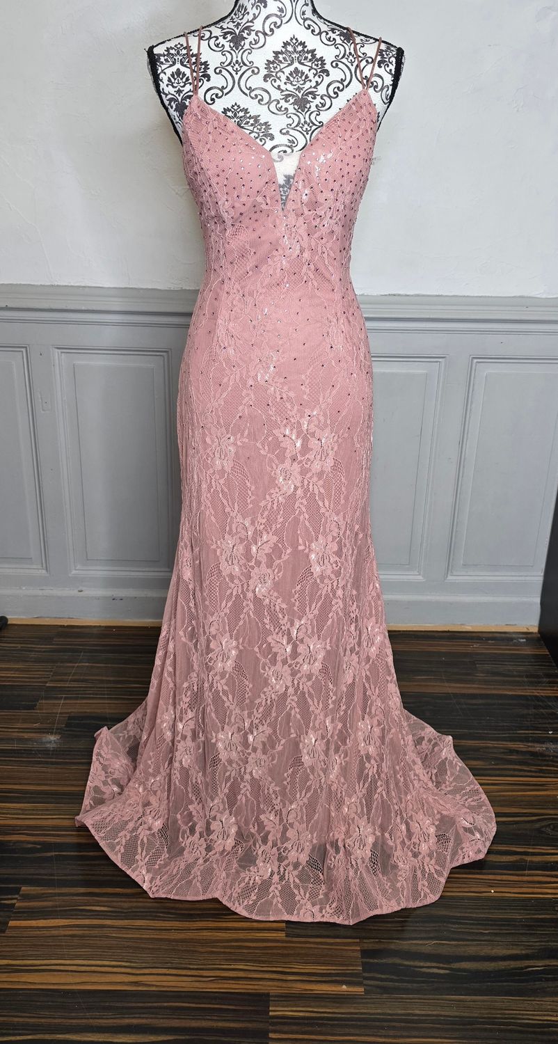 Robe soirée sirène vieux rose à strass et laçage dos Robe soirée sirène vieux rose à strass et laçage dos