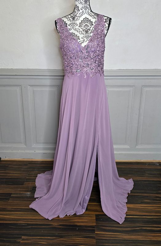 Robe soirée longue buste dentelle et bas mousseline