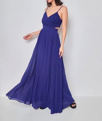 Robe longue bleu roi décolleté croisé et découpes latérales