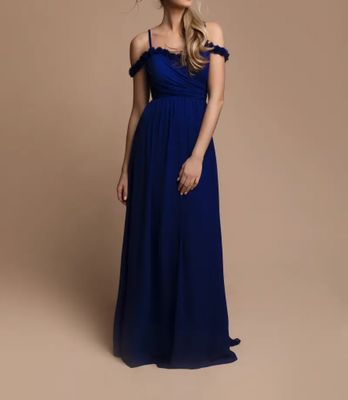 Robe longue bleu roi épaules dénudées bretelle fleurie