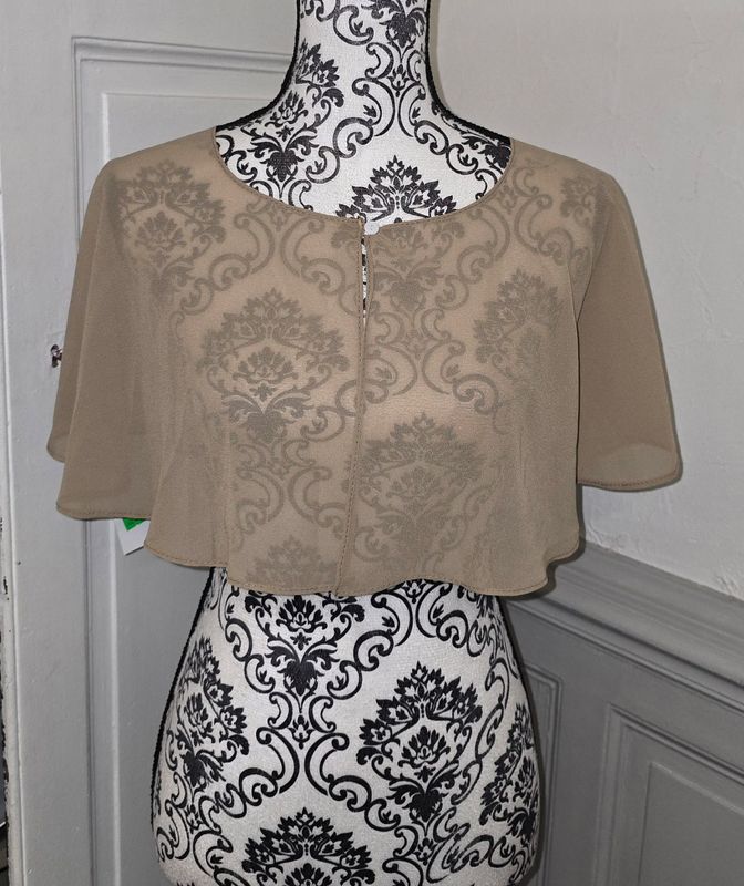 cache-épaules mariage mariée robe de soirée couleur taupe étoles accessoires capeline poncho