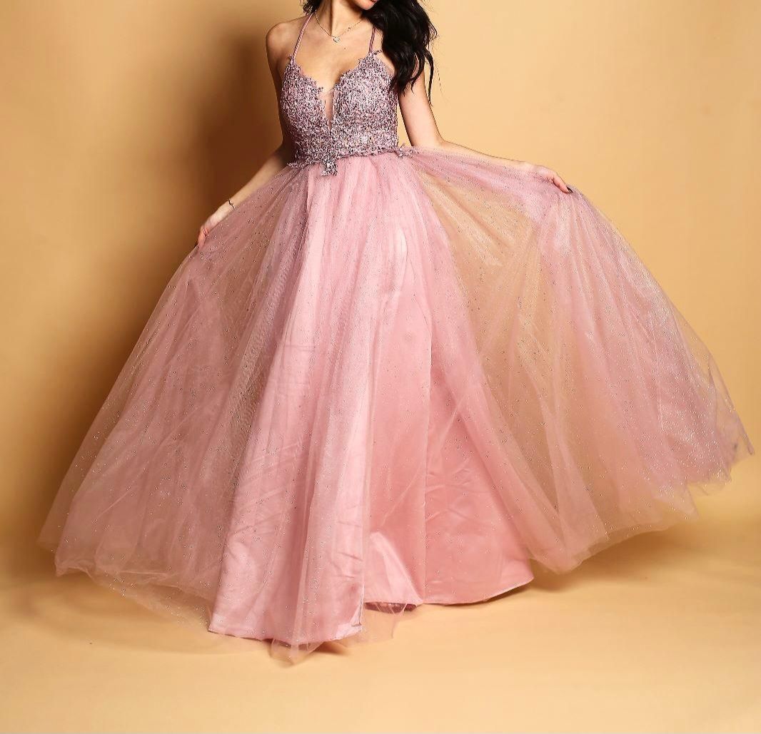 Robe vieux rose Buste dentelle et bas en tulle pailleté Robe vieux rose Buste dentelle et bas en tulle pailleté