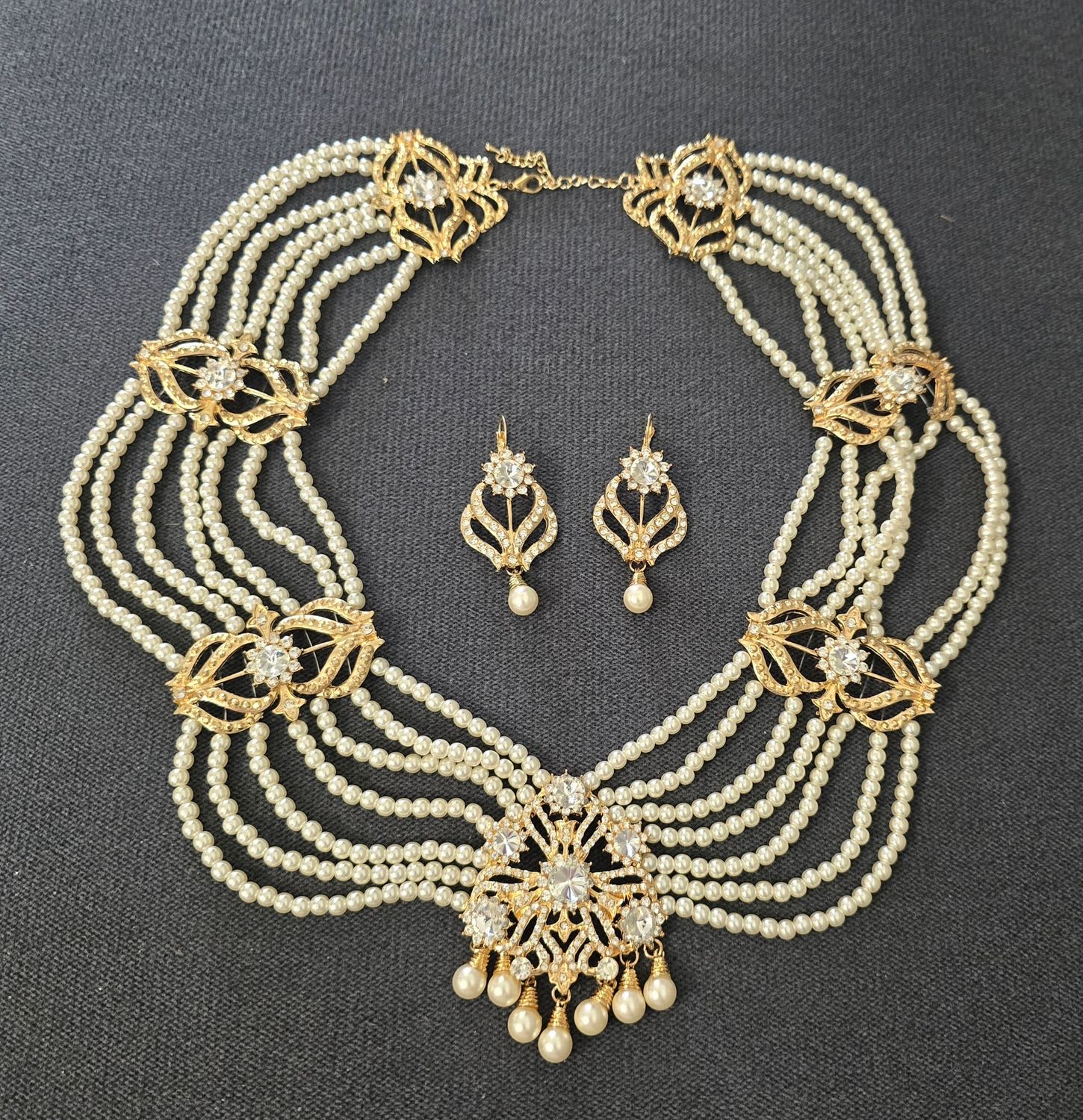 Parure algérienne traditionnelle beldi en perles et dorures