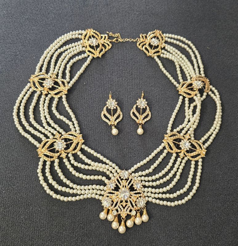 Parure algérienne traditionnelle beldi en perles et dorures