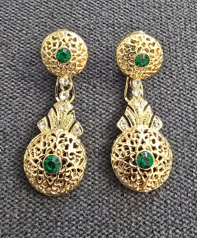 Boucles d’oreilles dorées orientales  filigrane et pierres vertes mariage soiree
