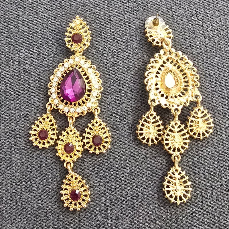 Boucles d’oreilles dorées et violet style oriental modèle chandelier