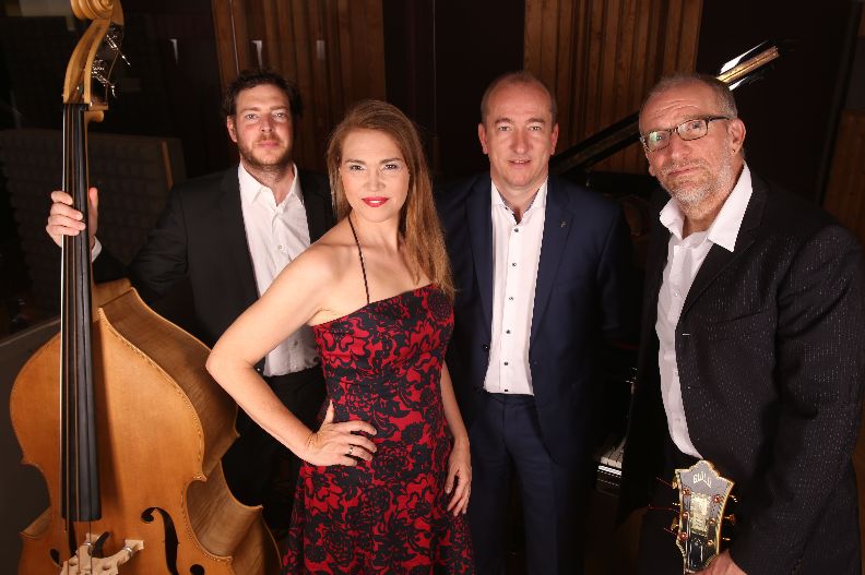 VIVA VALENTE! A Swingin‘ Tribute to Caterina Valente am 23.11.2025, 18:00 Uhr