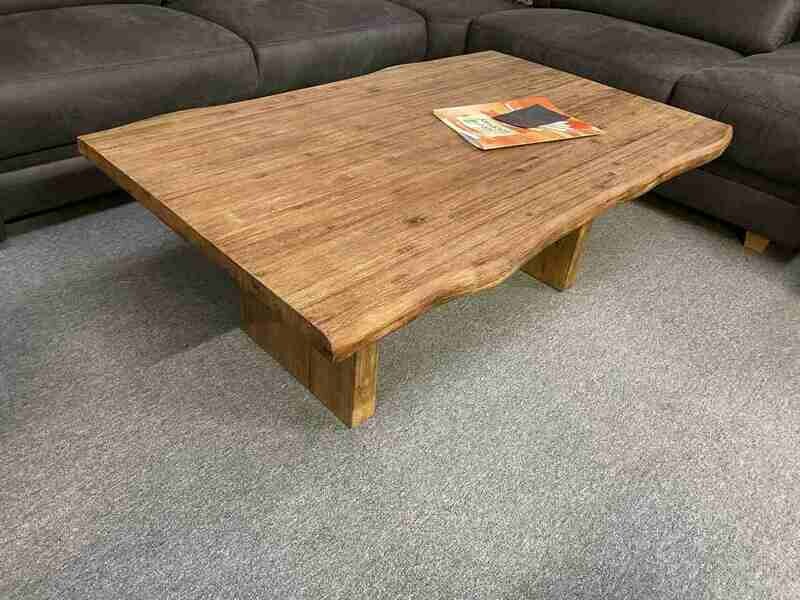Couchtisch mit Wangen - Holz Akazie massiv