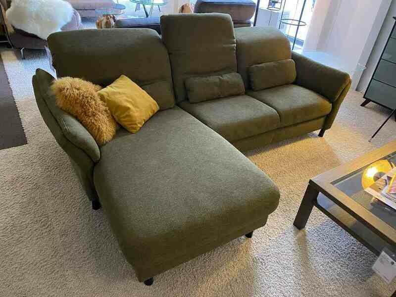 Funktions-Ecksofa Zola mit Schlaffunktion - Farbe moos Funktions-Ecksofa Zola mit Schlaffunktion - Farbe moos