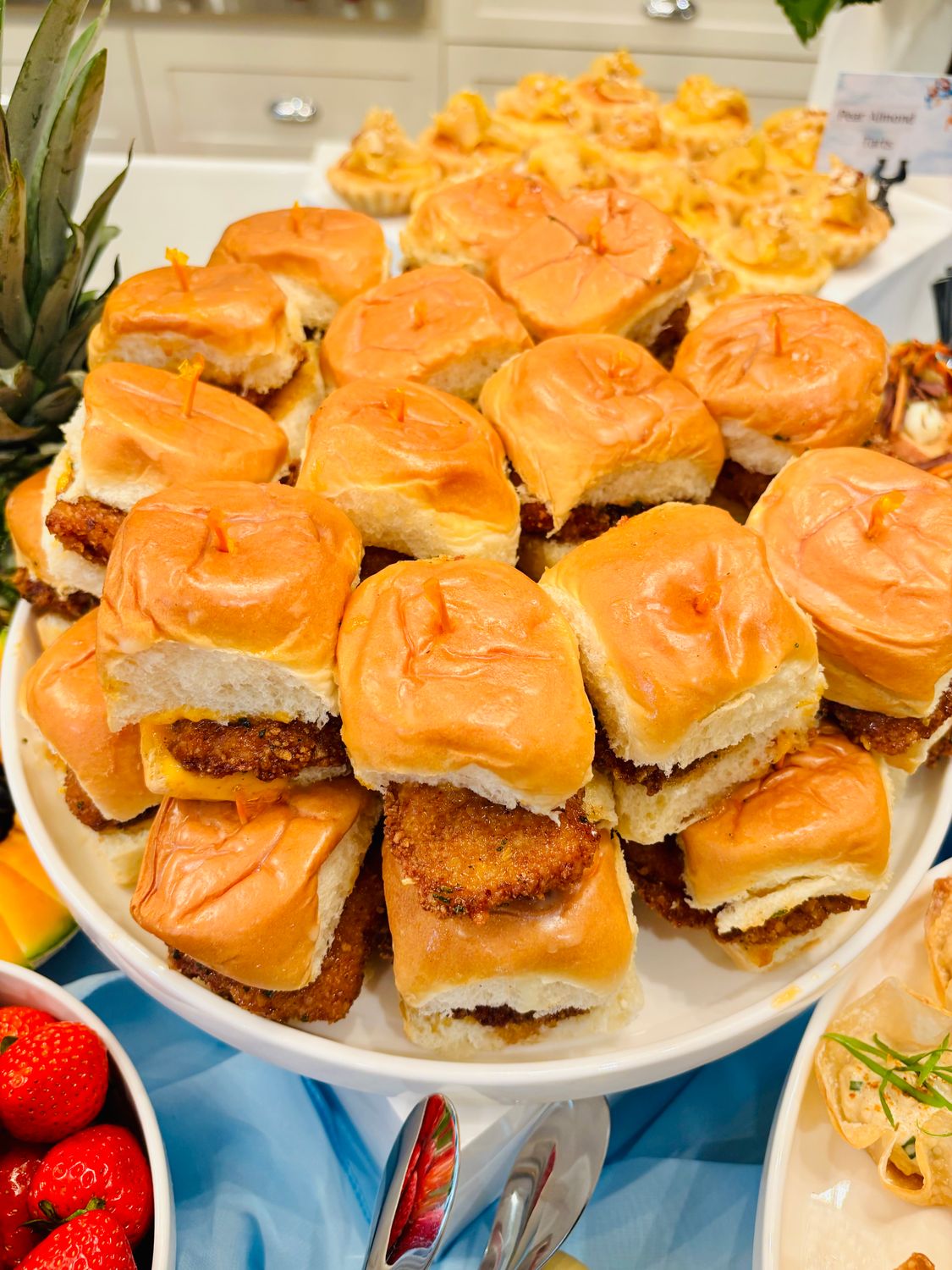 Khaliq&#39;s Hot Honey Chicken Sliders