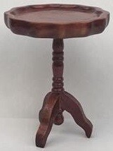 Pie Crust Table