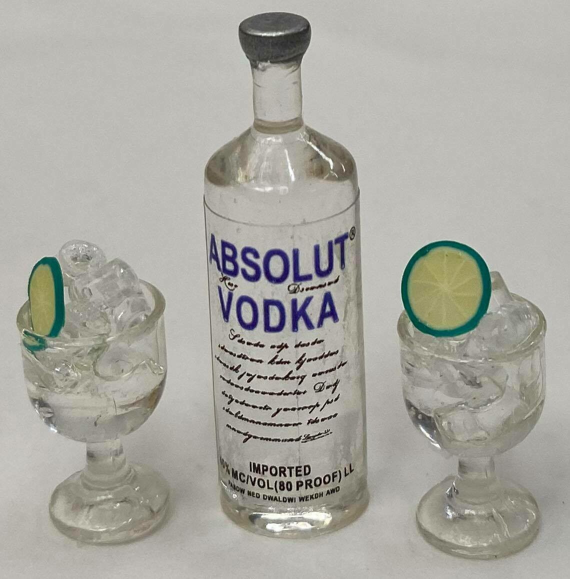 Absolut Vodka + 2 glasses
