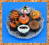 Cupcakes on Plate - Halloween 1
