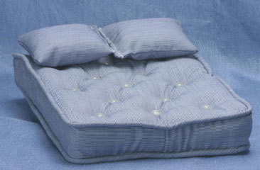 Double Mattress With Pillows