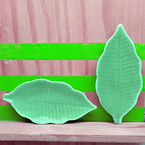 Plate, Large - Green Leaf Design, Leaf Shaped