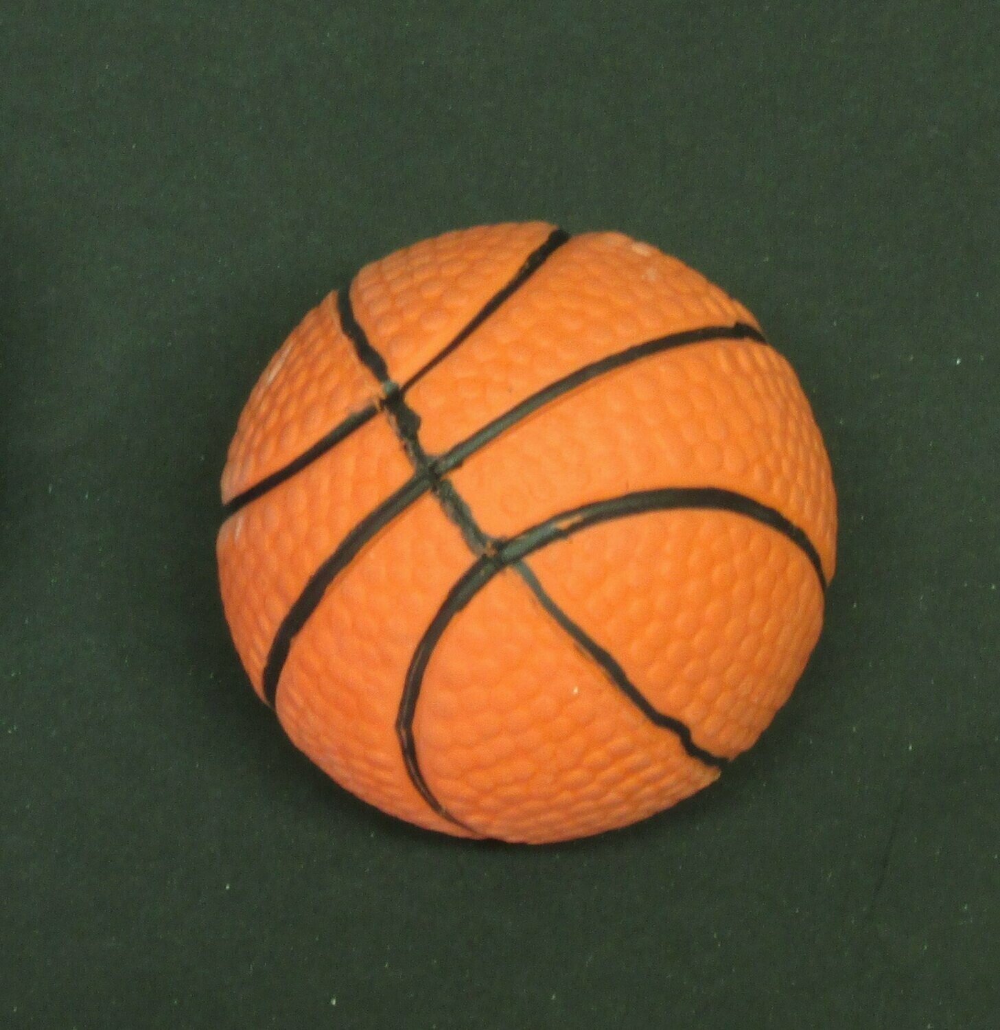 Pelota basket para juegos de playa (disponible únicamente con la compra de un juego de palas de playa)