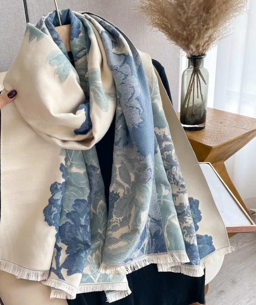 Winding River Reversible Wrap
