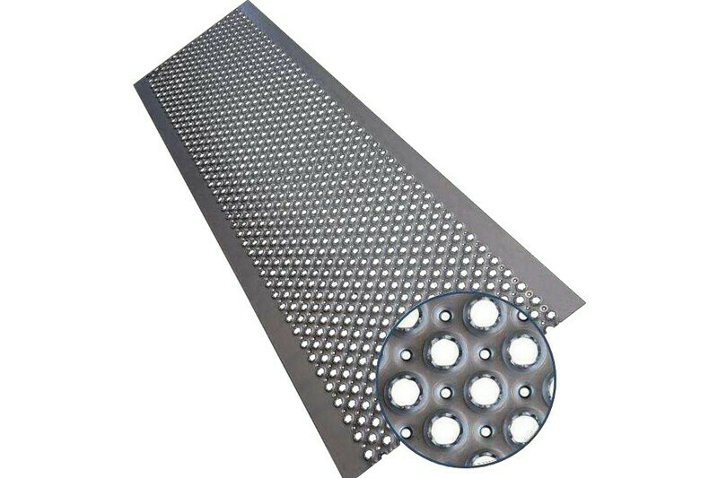 Tôle a plat perforations crénelées Acier brut