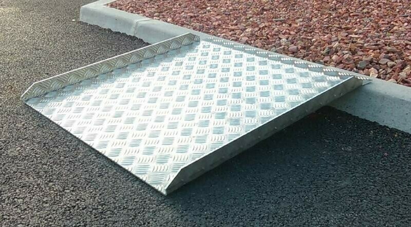 Rampe ailettes PMR - Alu damier 300kg