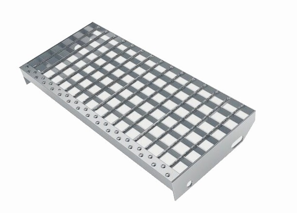 Marche escalier caillebotis Pressé galvanisé M.30x30