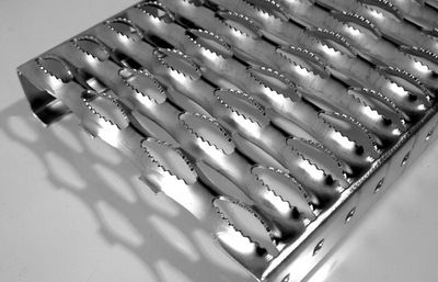 Tôle antidérapante Crénelés galvanisé alu inox