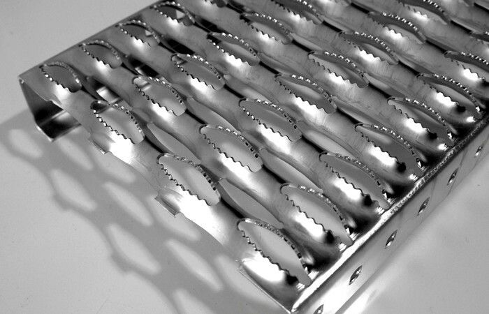 Tôle antidérapante Crénelés galvanisé alu inox