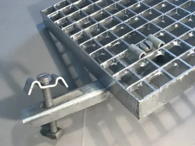 Attache double 1-40 Caillebotis maille 19x19