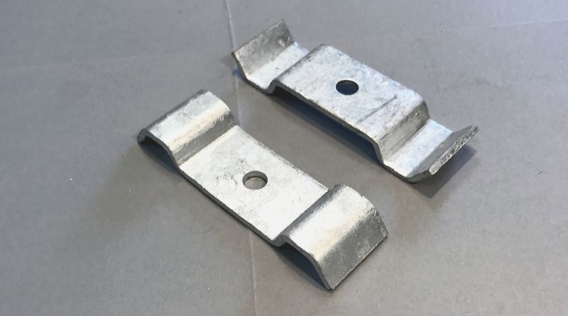 Cavalier 14 fixation Caillebotis maille 50