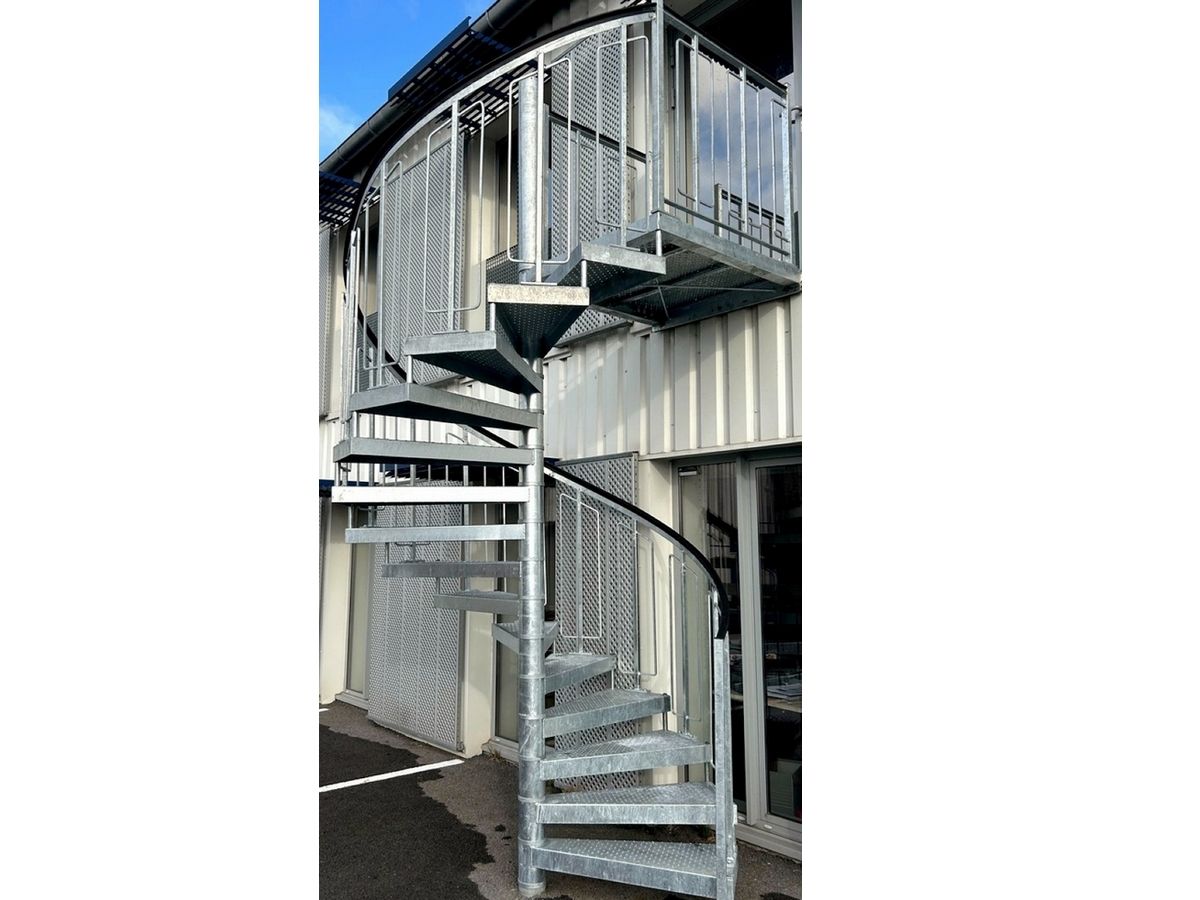 Escalier hélicoidal D1400 + palier galvanisé