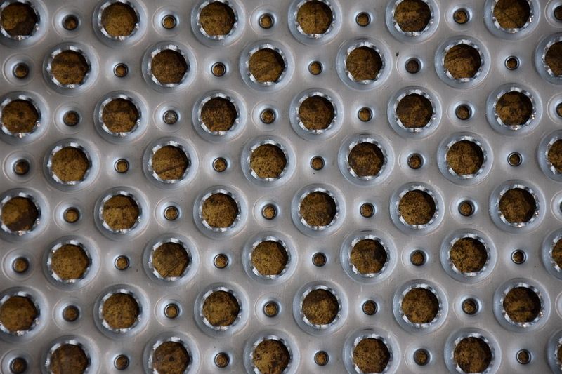 Tole a plat perforations créneler acier brut
