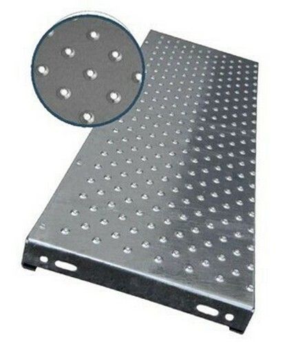 Marche tôle 330 perforées PMR Acier galvanisé