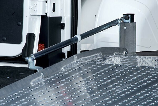 Rampe de chargement PMR pliable Aluminium